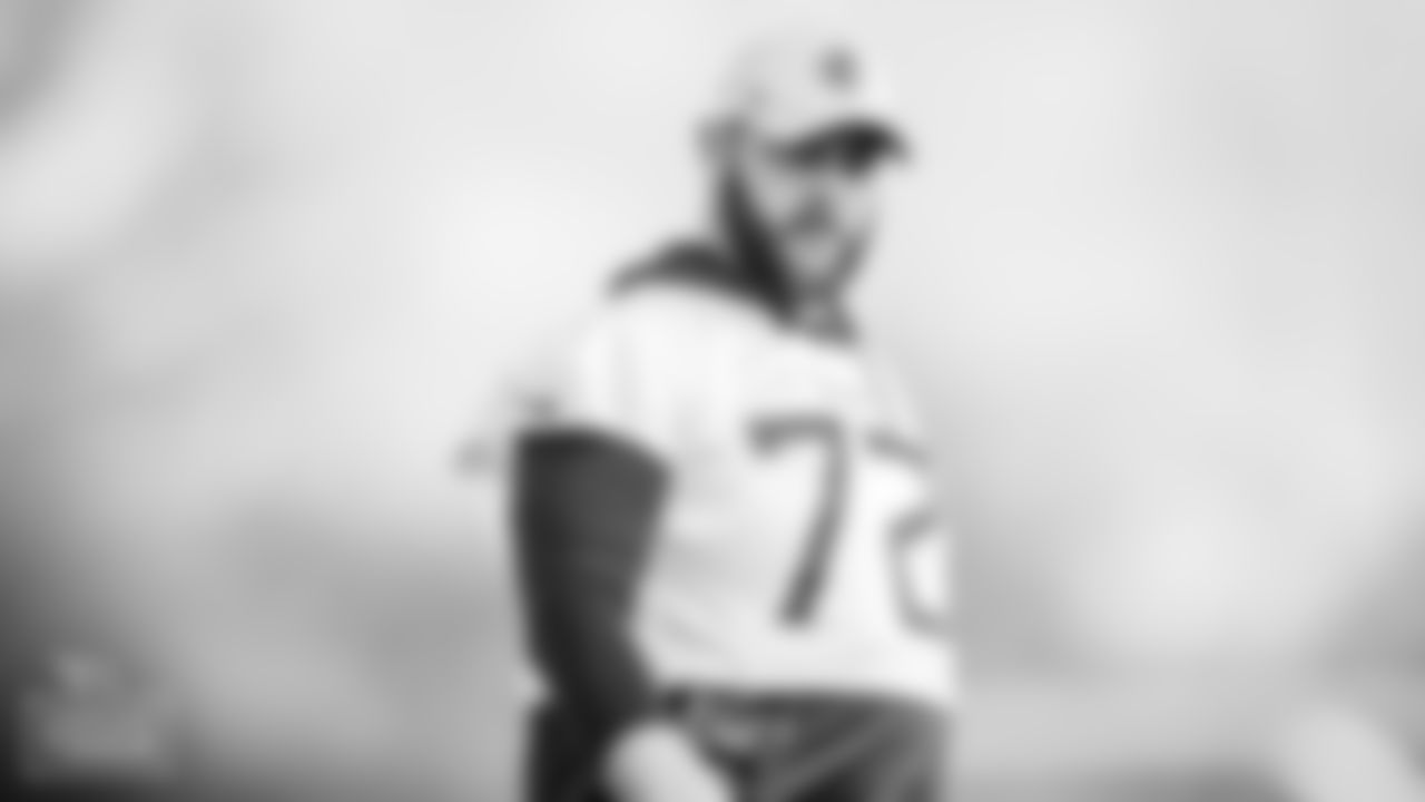 Offensive lineman David Quessenberry #72 of the Tennessee Titans during practice at Saint Thomas Sports Park on November 17, 2021 in Nashville, TN. Photo By Cameron Faulkner/Tennessee Titans