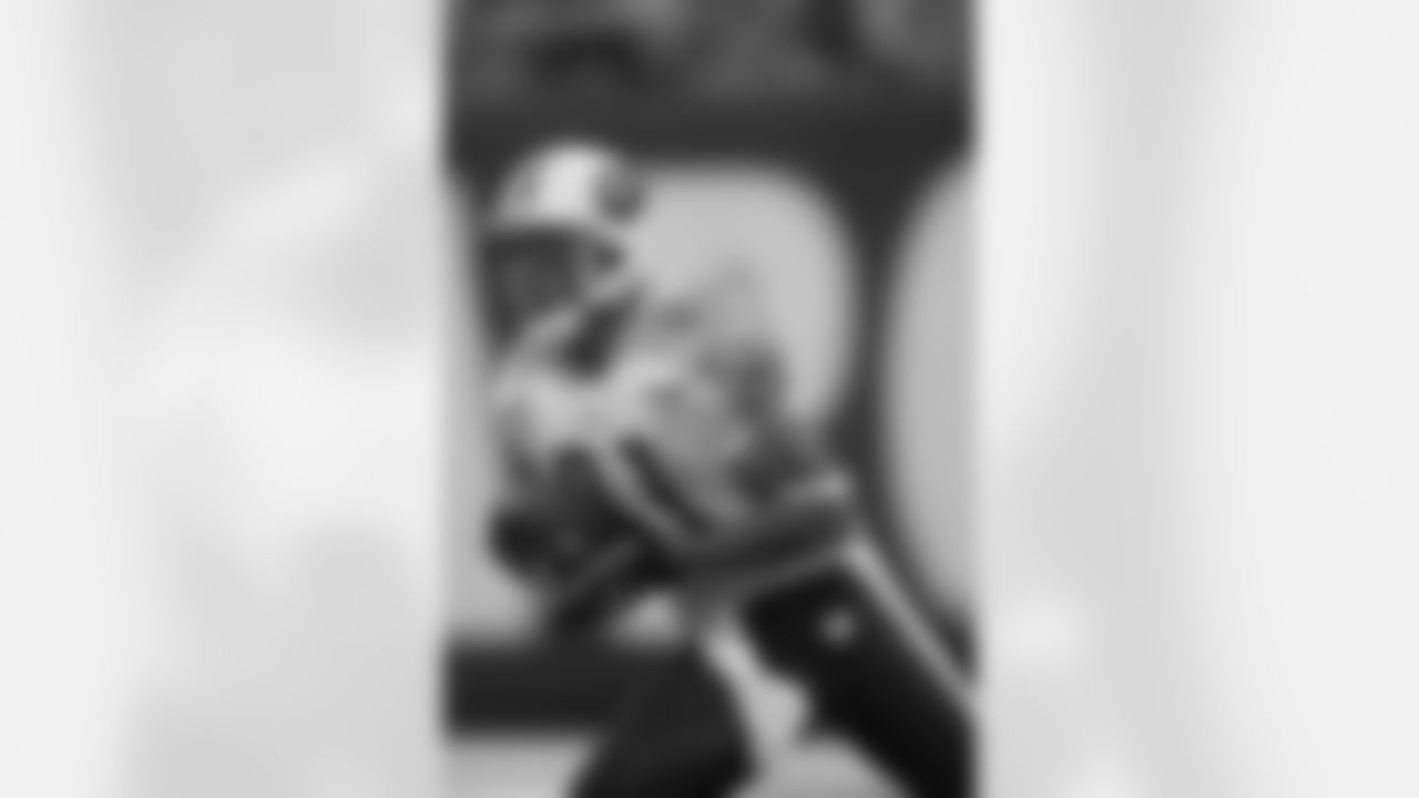The Titans drafted WR Jake Schifino in the fifth round (151st overall) of the 2002 NFL Draft.