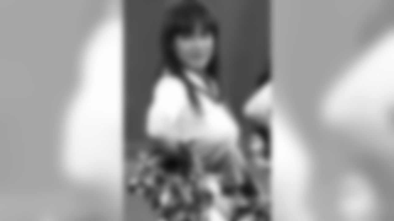 erica2018cheer70118