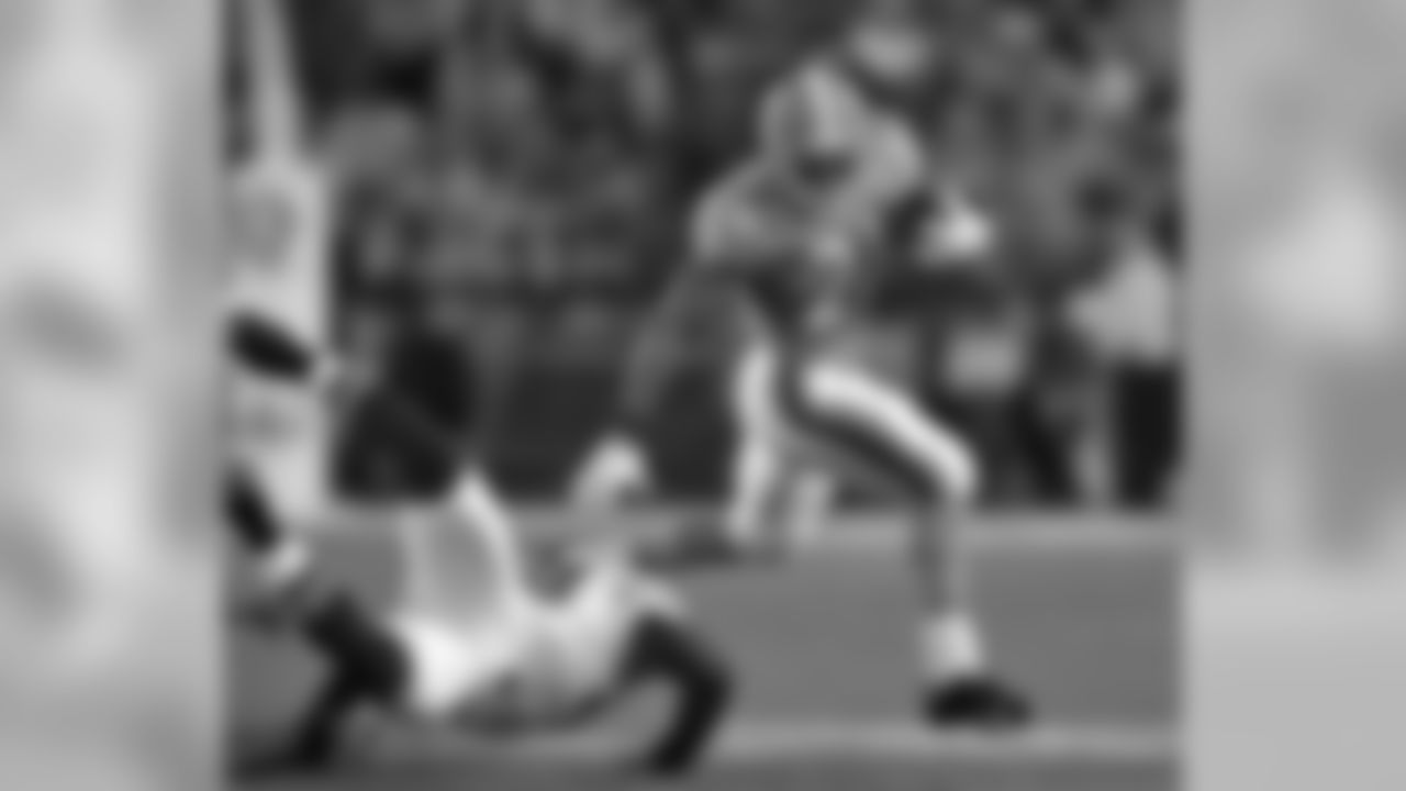 Game action from the Hall of Fame Game featuring the Tennessee Titans and Buffalo Bills on Saturday, Aug. 9, 2009 in Canton, Ohio.