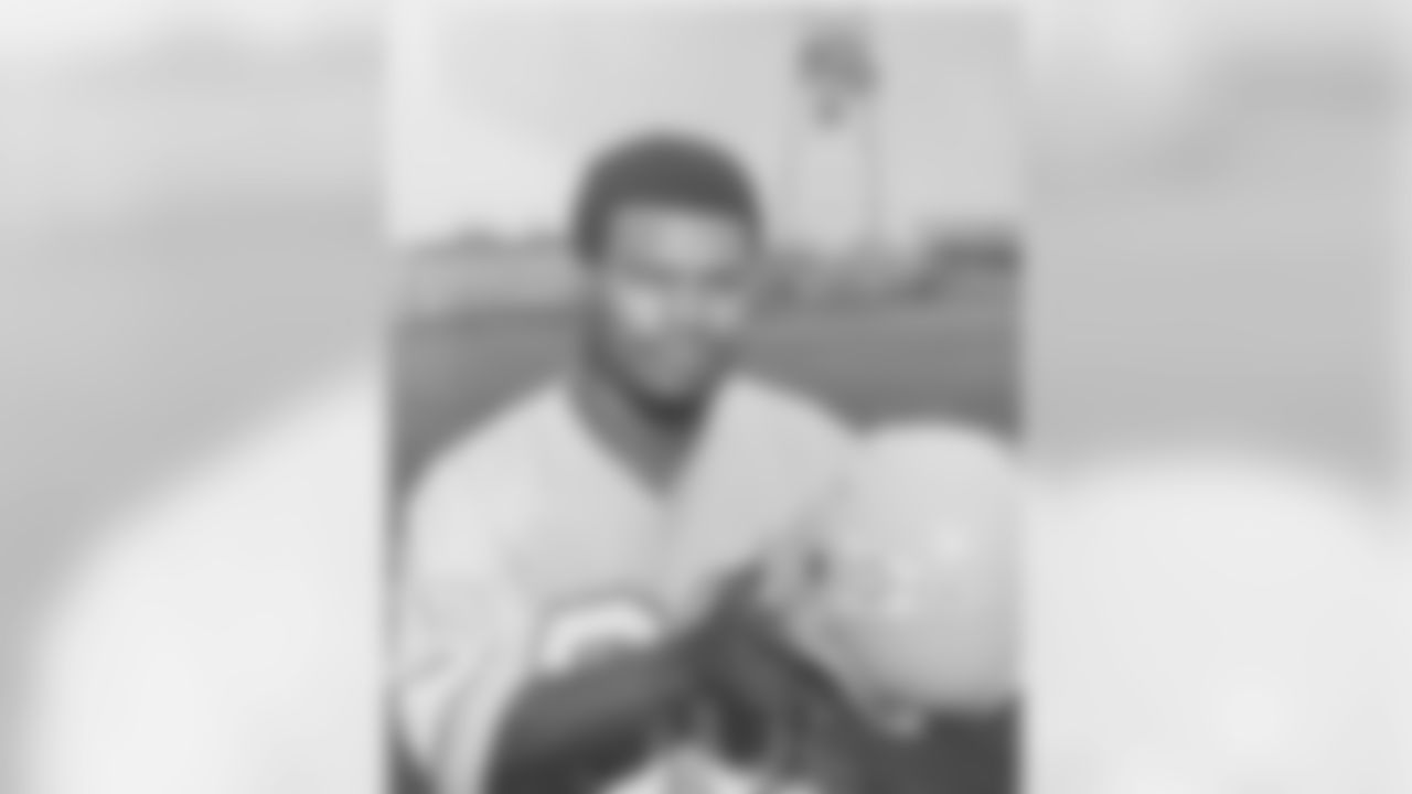 The Oilers selected RB Don Hardeman with the 15th pick in the 1975 NFL Draft.