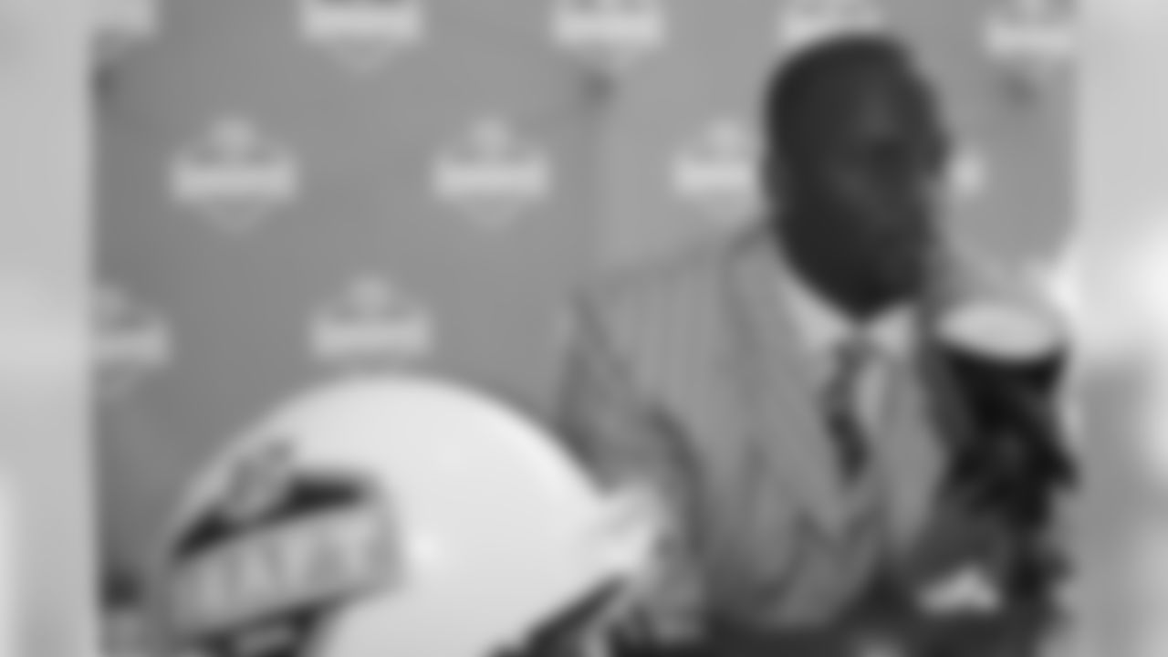NEW YORK - APRIL 27: Quarterback Vince Young of the University of Texas is interviewed by the media during the NFL Draft Luncheon at Chelsea Piers on April 27, 2006 in New York City. (Photo by Chris Trotman/Getty Images)