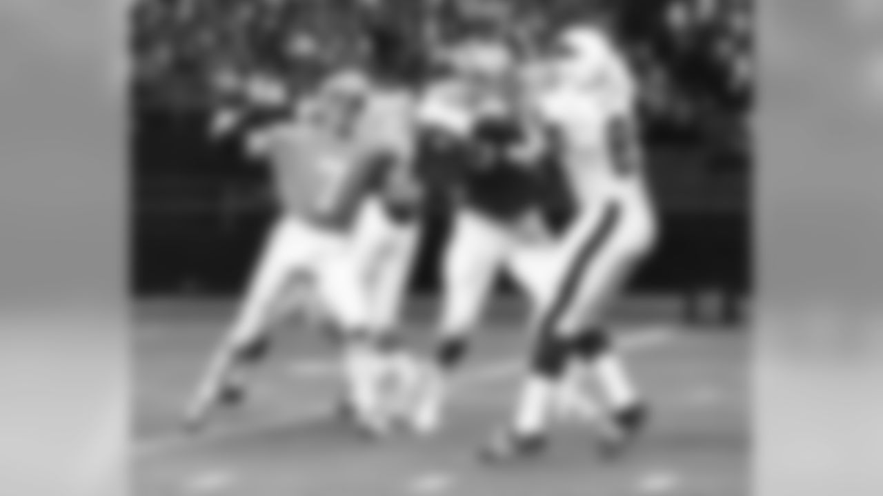 The Houston Oilers selected quarterback Dan Pastorini with the third overall pick in the 1971 NFL Draft.