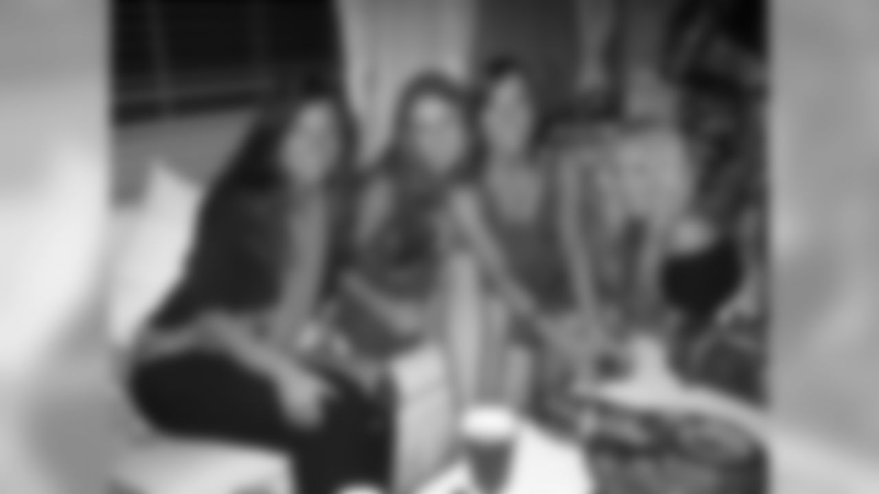 052709yachtdinner