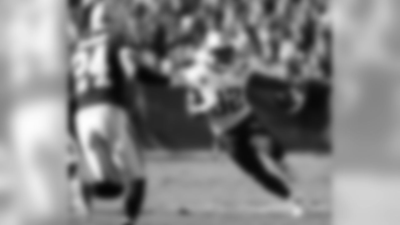 Delanie Walker played 762 snaps at tight end (70.9 percent of Tennessee's 1,074 offensive plays).