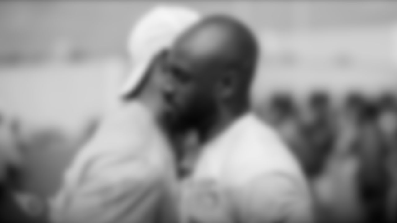 NASHVILLE, TN - SEPTEMBER 12, 2019 - Linebacker Rashaan Evans #54 of the Tennessee Titans and Eddie George during practice at Saint Thomas Sports Park in Nashville, TN. Photo By Donald Page/Tennessee Titans