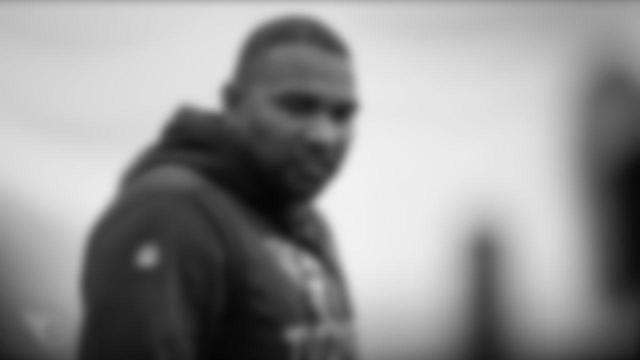 NASHVILLE, TN - NOVEMBER 27, 2019 - Defensive Assistant Scott Booker of the Tennessee Titans during practice in the bubble at Saint Thomas Sports Park in Nashville, TN. Photo By Donald Page/Tennessee Titans