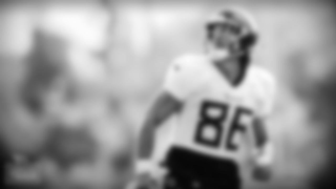 Tight end Anthony Firkser #86 of the Tennessee Titans during fall camp practice at Saint Thomas Sports Park on August 07, 2021 in Nashville, TN. Photo By Cameron Faulkner/Tennessee Titans