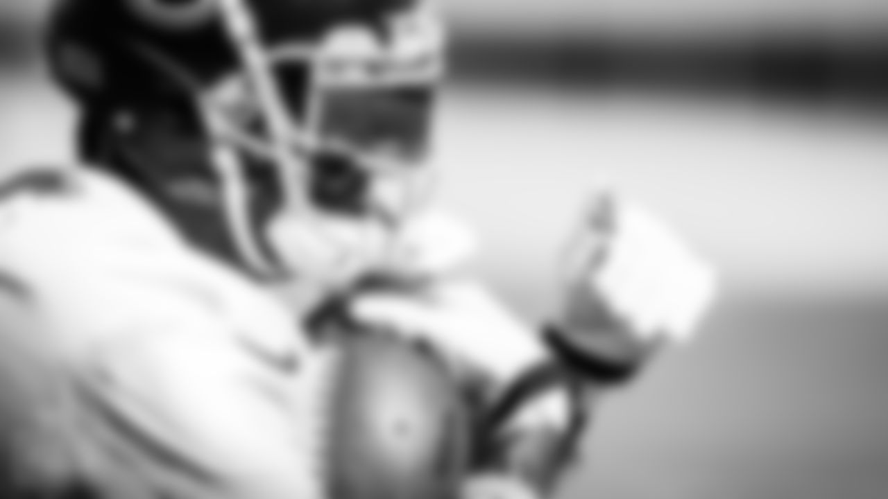 Wide receiver Julio Jones #2 of the Tennessee Titans during practice at Saint Thomas Sports Park on November 04, 2021 in Nashville, TN. Photo By Donald Page/Tennessee Titans