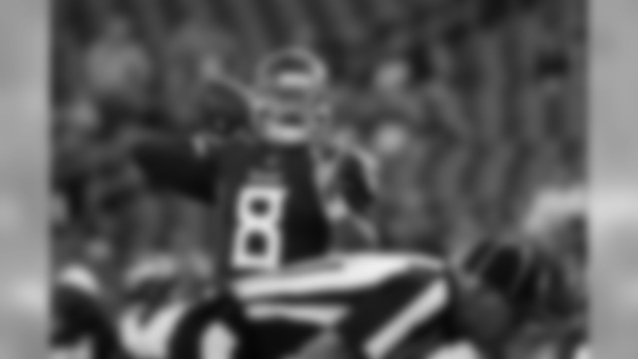 Tennessee Titans' Marcus Mariota warms up before before a preseason NFL football game against the Philadelphia Eagles, Thursday, Aug. 8, 2019, in Philadelphia. (AP Photo/Matt Rourke)
