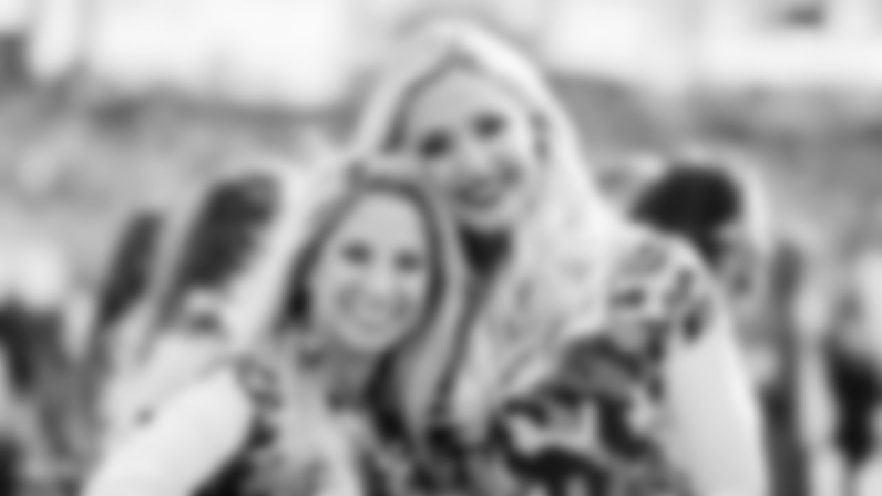 Tennessee Titans Cheerleaders during the game between the Tennessee Titans and the Denver Broncos at Nissan Stadium on November 13, 2022 in Nashville, TN. Photo By Kaitlyn Hungerford/Tennessee Titans