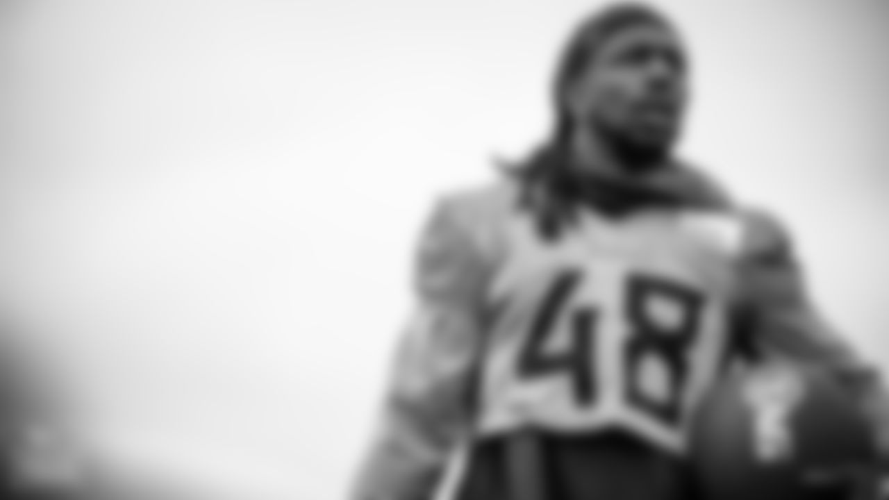 Outside linebacker Bud Dupree #48 of the Tennessee Titans during practice at Ascension Saint Thomas Sports Park on October 26, 2022 in Nashville, TN. Photo By Cameron Faulkner/Tennessee Titans