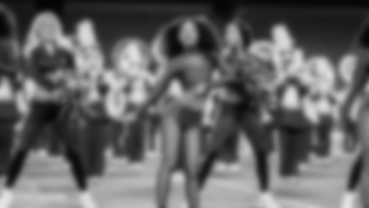 Tennessee Titans Cheerleaders performing at the Tennessee State University halftime with the Sophisticated Ladies at Nissan Stadium on November 05, 2022 in Nashville, TN. Photo By Kaitlyn Hungerford/Tennessee Titans