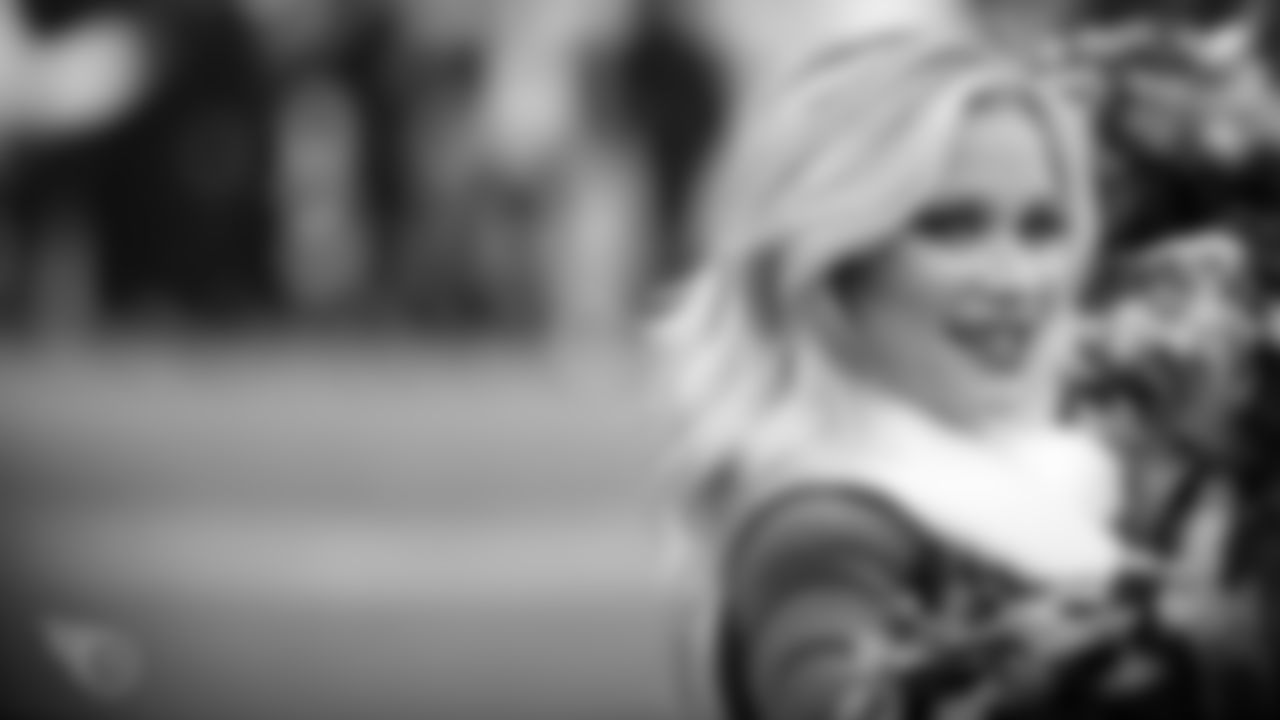 NASHVILLE, TN - DECEMBER 22, 2019 - Tennessee Titans cheerleader before the game between the Tennessee Titans and the New Orleans Saints at Nissan Stadium in Nashville, TN. Photo By Caleb Jones/Tennessee Titans