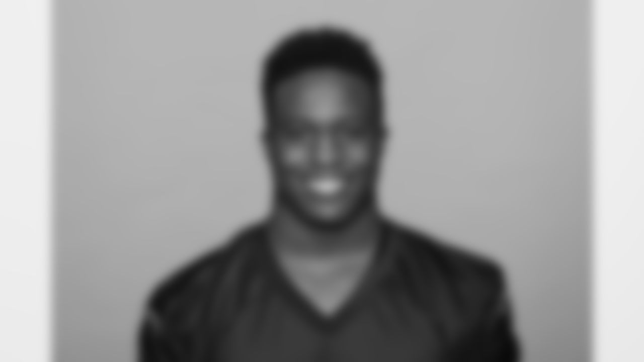 LB Avery Williamson