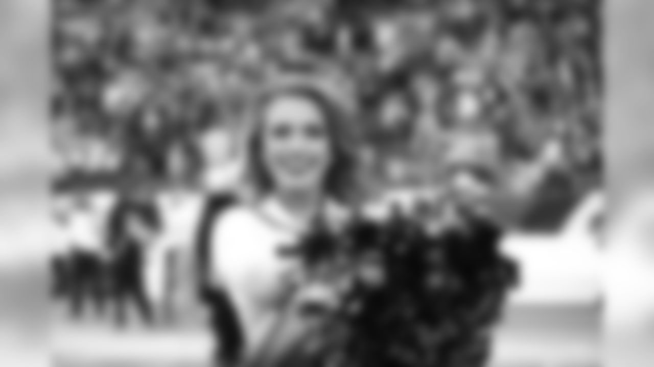 johnsie2018cheer64086seqn}