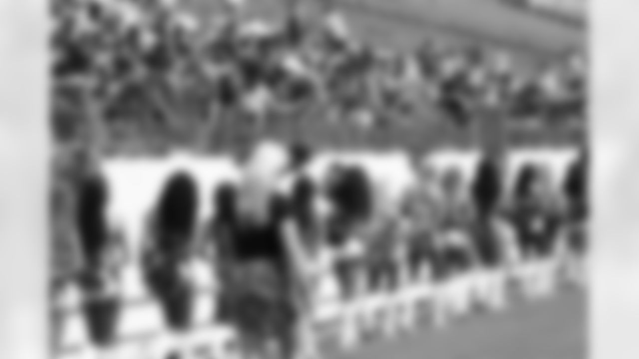 cheerleaders-180814-scrimmage241496