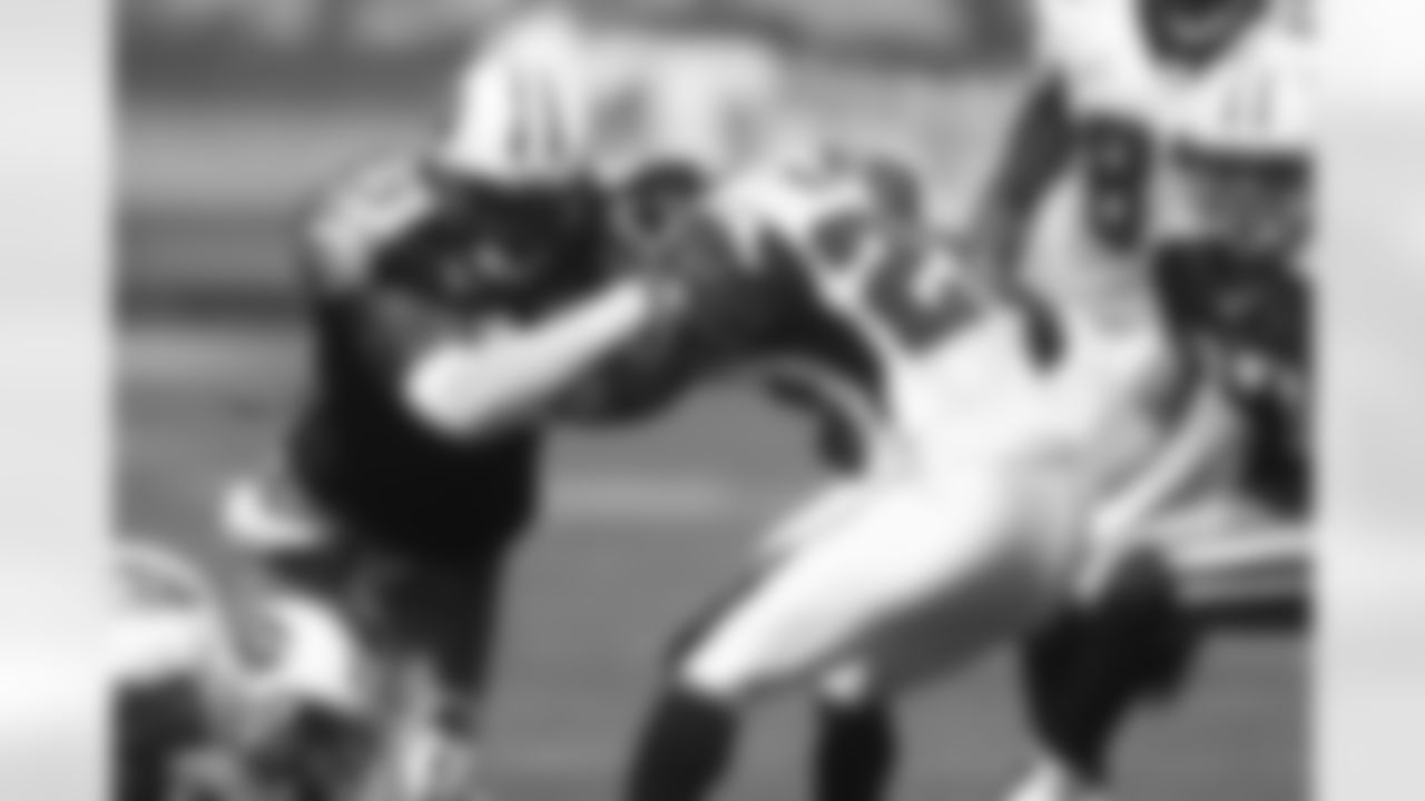 The Titans selected Keith Bulluck with the 30th overall selection in the 2000 NFL Draft.