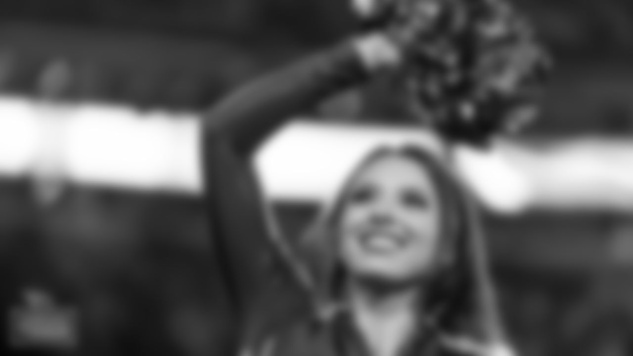 Tennessee Titans Cheerleaders during the Monday Night Football game between the Tennessee Titans and the Buffalo Bills at Nissan Stadium on October 18, 2021 in Nashville, TN. Photo By Lakin Householder/Tennessee Titans