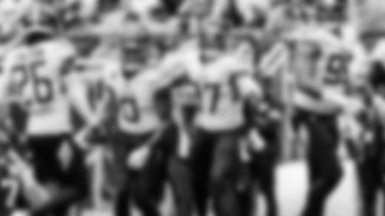 The game between the Tennessee Titans and the Cleveland Browns at the Cleveland Browns Stadium on September 24, 2023 in Cleveland, OH. Photo By 102032000028\ /Tennessee Titans