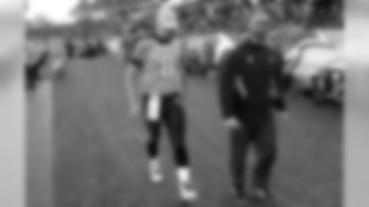 Tennessee Titans quarterback Matt Hasselbeck (8) leaves the field at halftime during an NFL football game against the New Orleans Saints on Sunday, Dec. 11, 2011, in Nashville, Tenn. Hasselbeck injured his left leg in the second quarter. (AP Photo/Wade Payne)