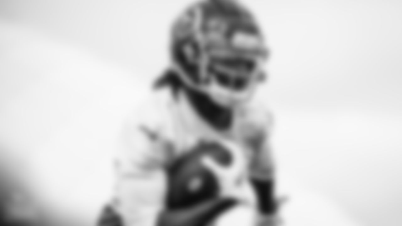 Wide receiver Chris Conley #19 of the Tennessee Titans during practice at Ascension Saint Thomas Sports Park on October 26, 2022 in Nashville, TN. Photo By Cameron Faulkner/Tennessee Titans