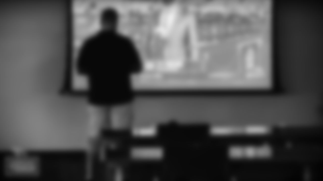 20210429_WarRoom_0027