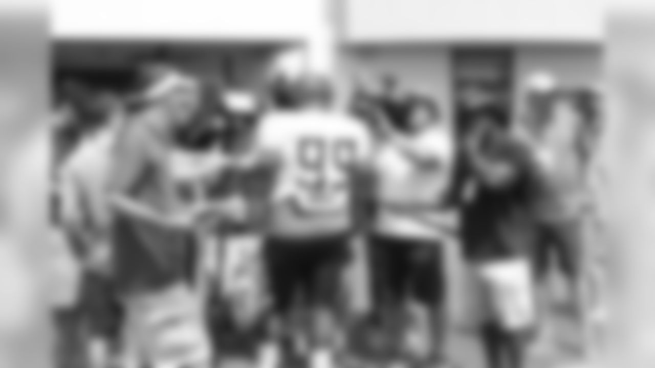 titans-bucs-practice-180815c43899