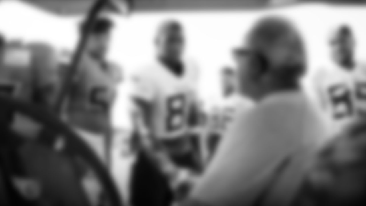 NASHVILLE, TN - OCTOBER 03, 2019 - Earl Campbell talks to Tight end Jonnu Smith #81 of the Tennessee Titans after practice at Saint Thomas Sports Park in Nashville, TN. Photo By Donald Page/Tennessee Titans