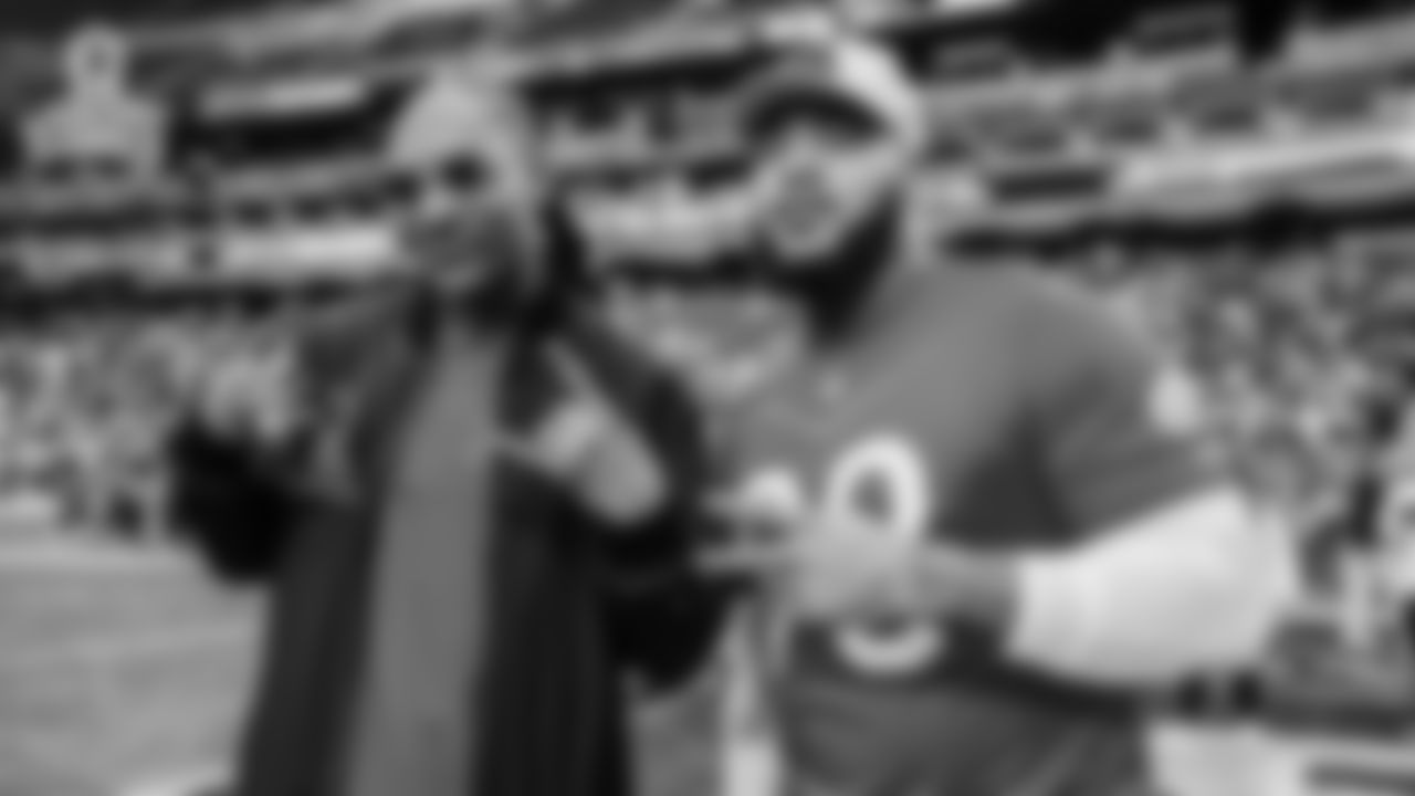 AFC Captain Snoop Dogg poses for a photo with Tennessee Titans defensive tackle Jeffery Simmons (98) prior to the 2023 Pro Bowl Games on Sunday, February 5, 2023 in Las Vegas, Nevada. (Perry Knotts/NFL)