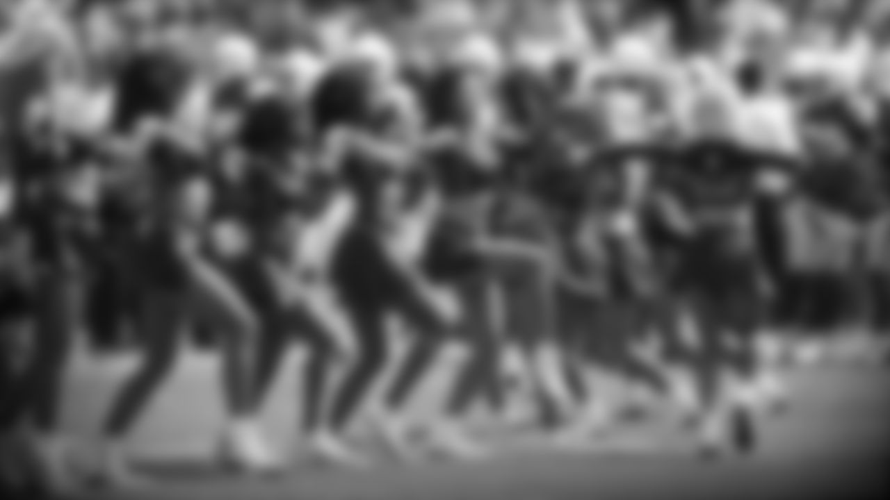 NASHVILLE, TN - SEPTEMBER 15, 2019 - Titans cheerleaders during the game between the Tennessee Titans and the Indianapolis Colts at Nissan Stadium in Nashville, TN. Photo By Alison P. McNabb/Tennessee Titans