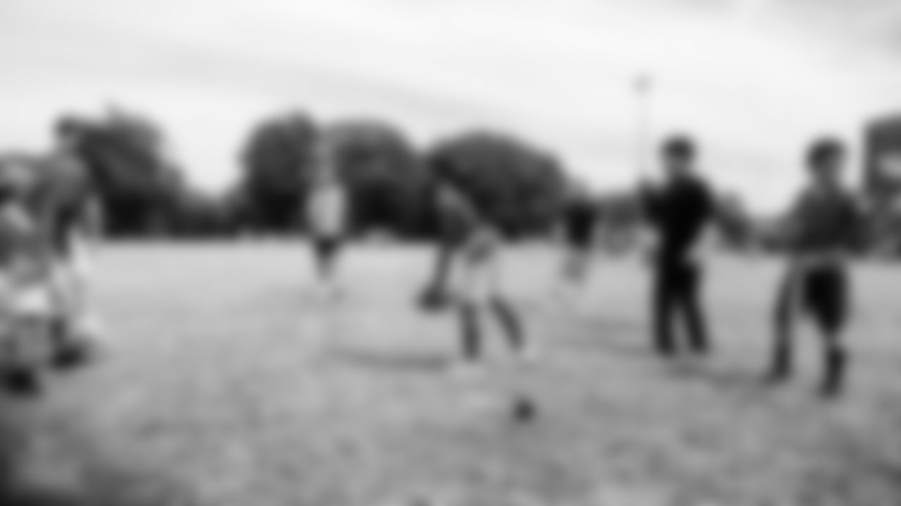 Students play flag football at the 901 Day School Visit at the University of Memphis campus School on Thursday September, 1st 2022 in Memphis, Tn (Justin Ford/Tennessee Titans)
