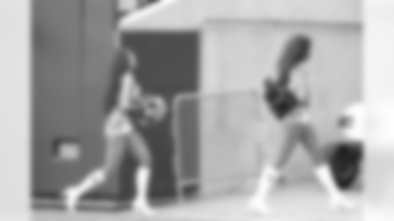 cheerleaders-180814-scrimmage241537