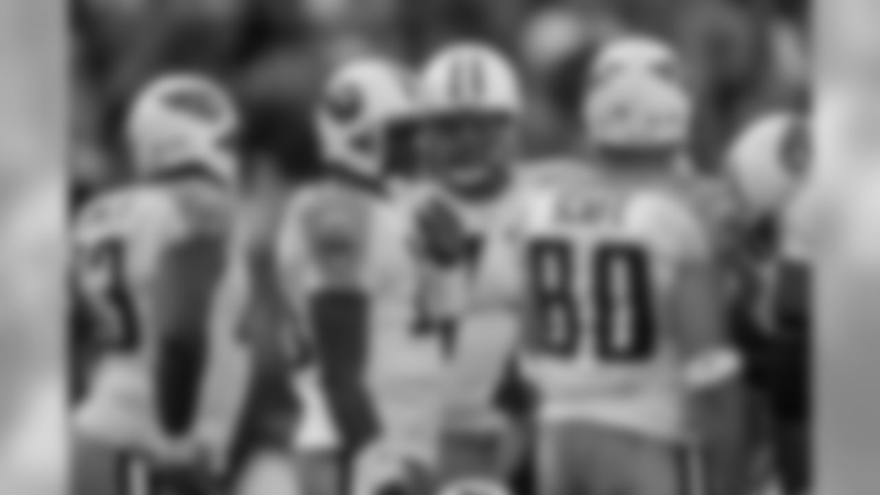The Tennessee Titans improved to 2-6 with a 34-27 victory against the San Francisco 49ers at Candlestick Park on Sunday, Nov. 8, 2009.