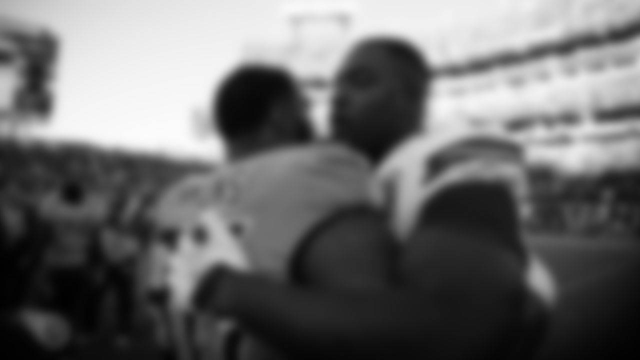 NASHVILLE, TN - NOVEMBER 10, 2019 - Defensive lineman Jeffery Simmons #98 of the Tennessee Titans hugs fellow Mississippi State alum Chris Jones #95 of the Kansas City Chiefs during the game between the Tennessee Titans and the Kansas City Chiefs at Nissan Stadium in Nashville, TN. Photo By Austin Perryman/Tennessee Titans