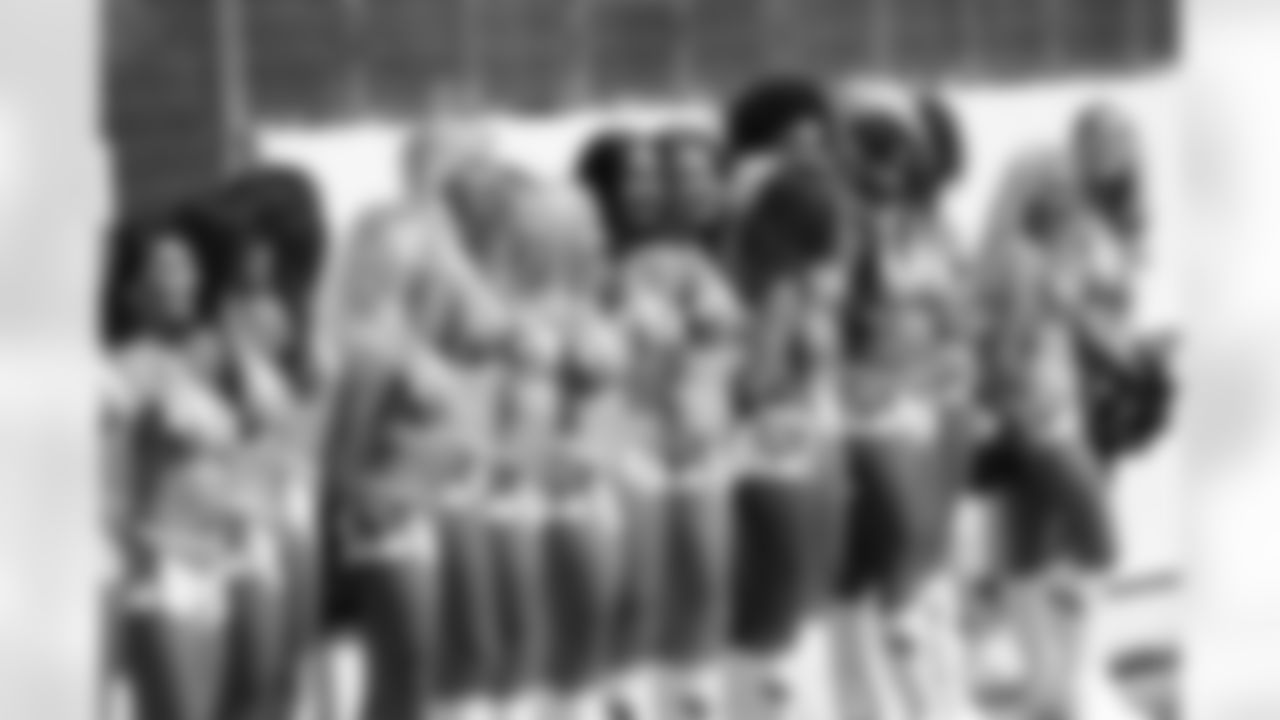 cheerleaders-180814-scrimmage241498