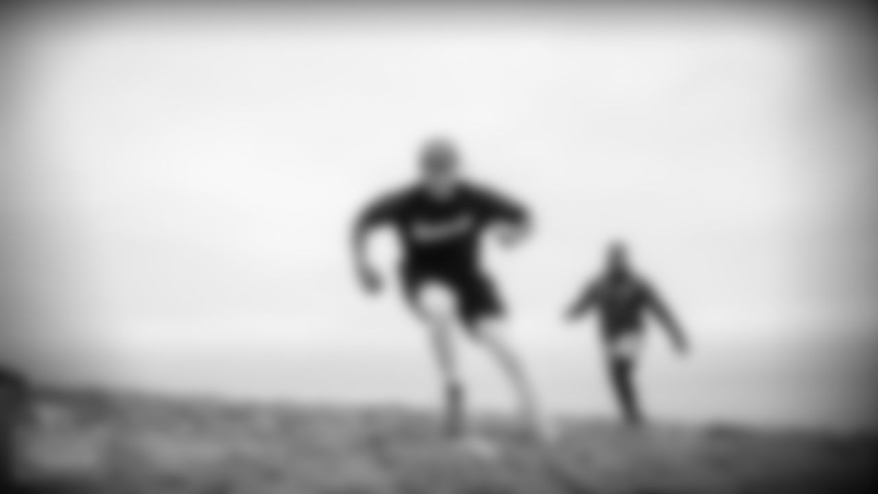 LOS ANGELES, CA - MAY 13, 2021 - Wide receiver Josh Reynolds of the Tennessee Titans beach workout. Photo By Donald Page/Tennessee Titans