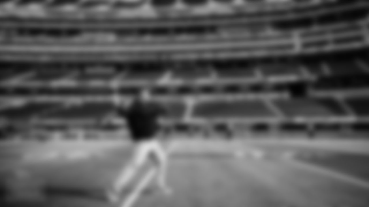 Tennessee Titans and the Los Angeles Chargers compete at SoFi Stadium on December 18, 2022 in Los Angeles, CA. Photo By Mark Brown/Tennessee Titans