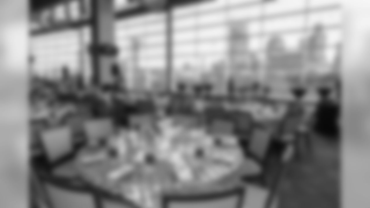 taste-of-the-titans-06121974928