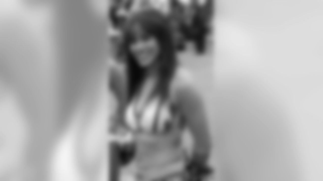 erica2018cheer70133