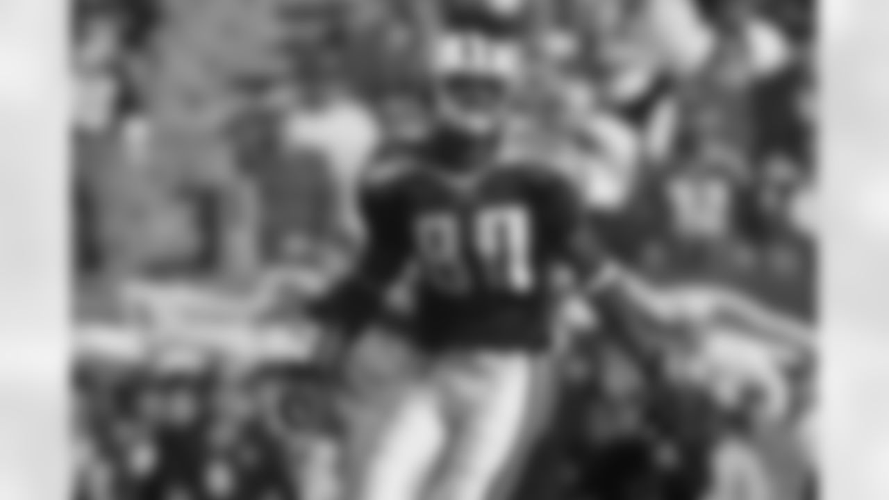 The Titans drafted WR Darrell Hill in the seventh round (225th overall) of the 2002 NFL Draft.