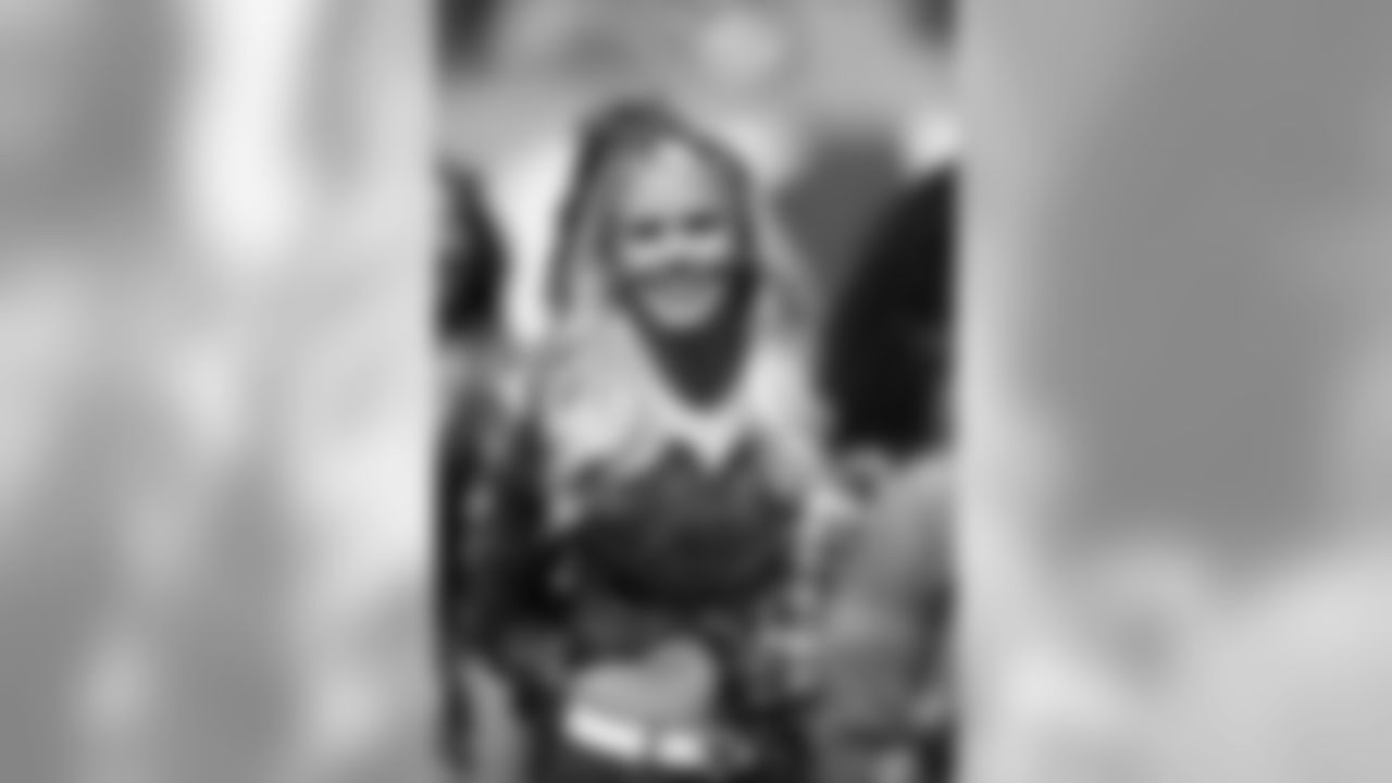 cheerleaders-2018eagles351294