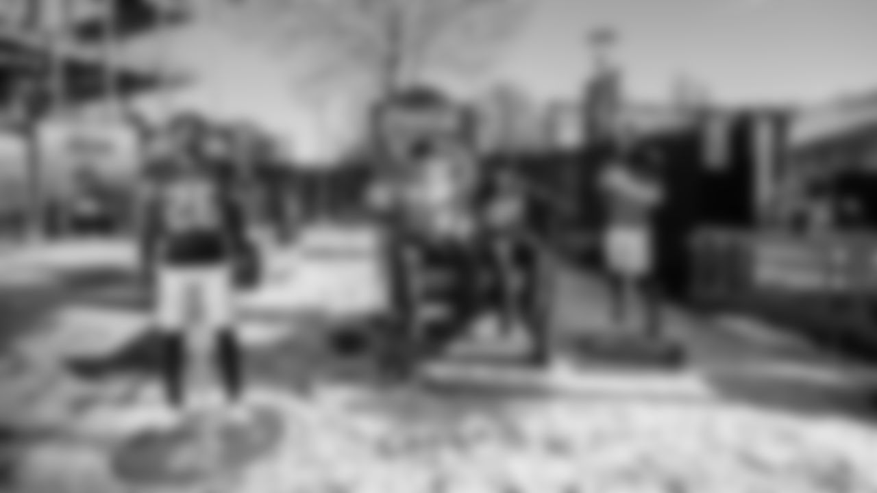 Tennessee Titans and the Houston Texans compete at Nissan Stadium on December 24, 2022 in Nashville, TN. Photo By \03387281/Tennessee Titans