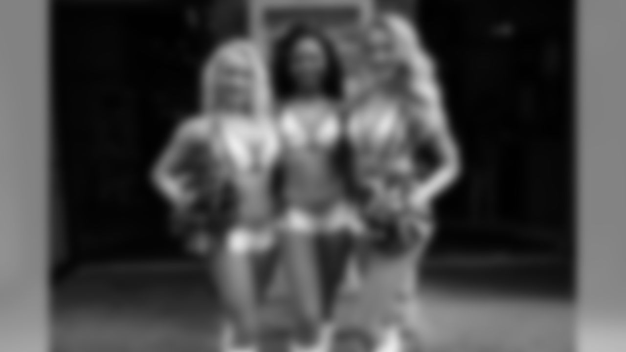 cheerleader2018kickoff47226