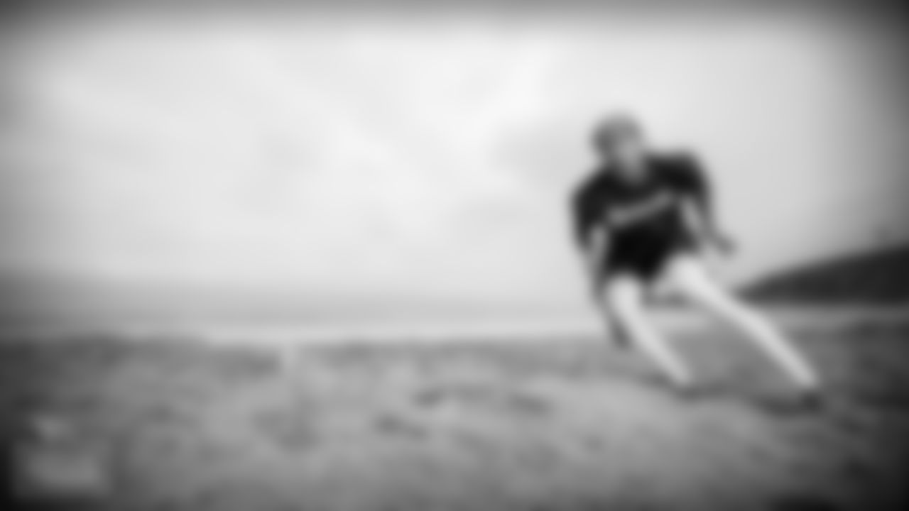 LOS ANGELES, CA - MAY 13, 2021 - Wide receiver Josh Reynolds of the Tennessee Titans beach workout. Photo By Donald Page/Tennessee Titans