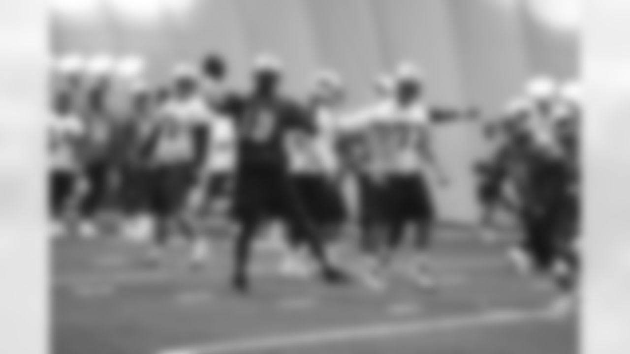 Tennessee Titans players take part in an organized training activity (OTA) on Wednesday, June 17, 2009 at Baptist Sports Park.