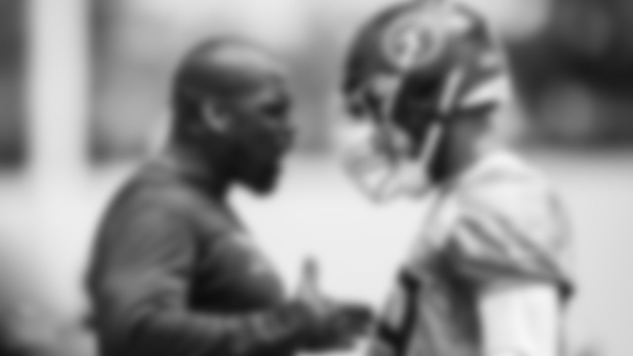 DEFENSIVE PASS GAME COORDINATOR/CB coach Chris Harris and defensive back Matthew Jackson #39 of the Tennessee Titans during OTA practice at Ascension Saint Thomas Sports Park on May 23, 2023 in Nashville, TN. Photo By Emily Starkey/Tennessee Titans