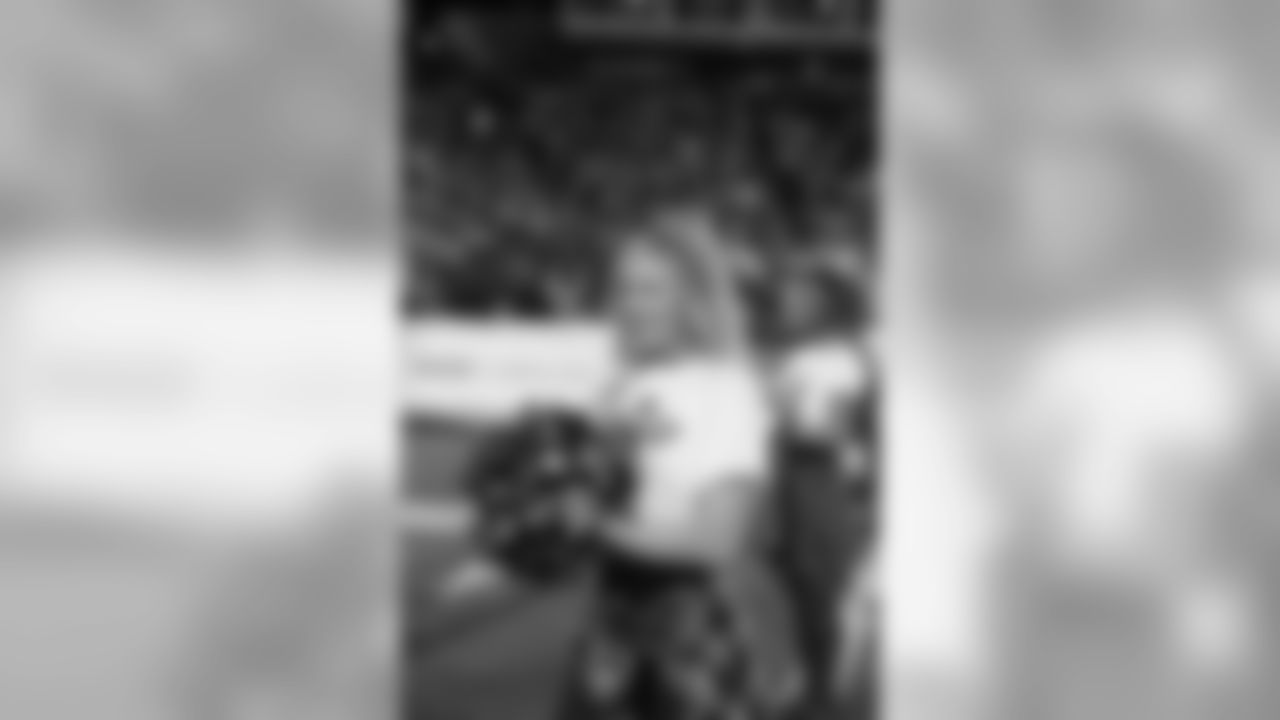 jags2018cheer263925seqn}