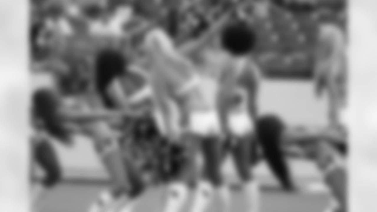 cheerleaders-180814-scrimmage241528