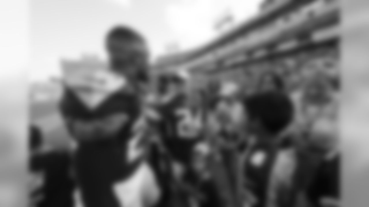 NASHVILLE, TN - AUGUST 17, 2019 - Safety Kenny Vaccaro #24 of Tennessee Titans with fans during the preseason home game between the New England Patriots and the Tennessee Titans at Nissan Stadium in Nashville, TN. Photo By Donald Page/Tennessee Titans